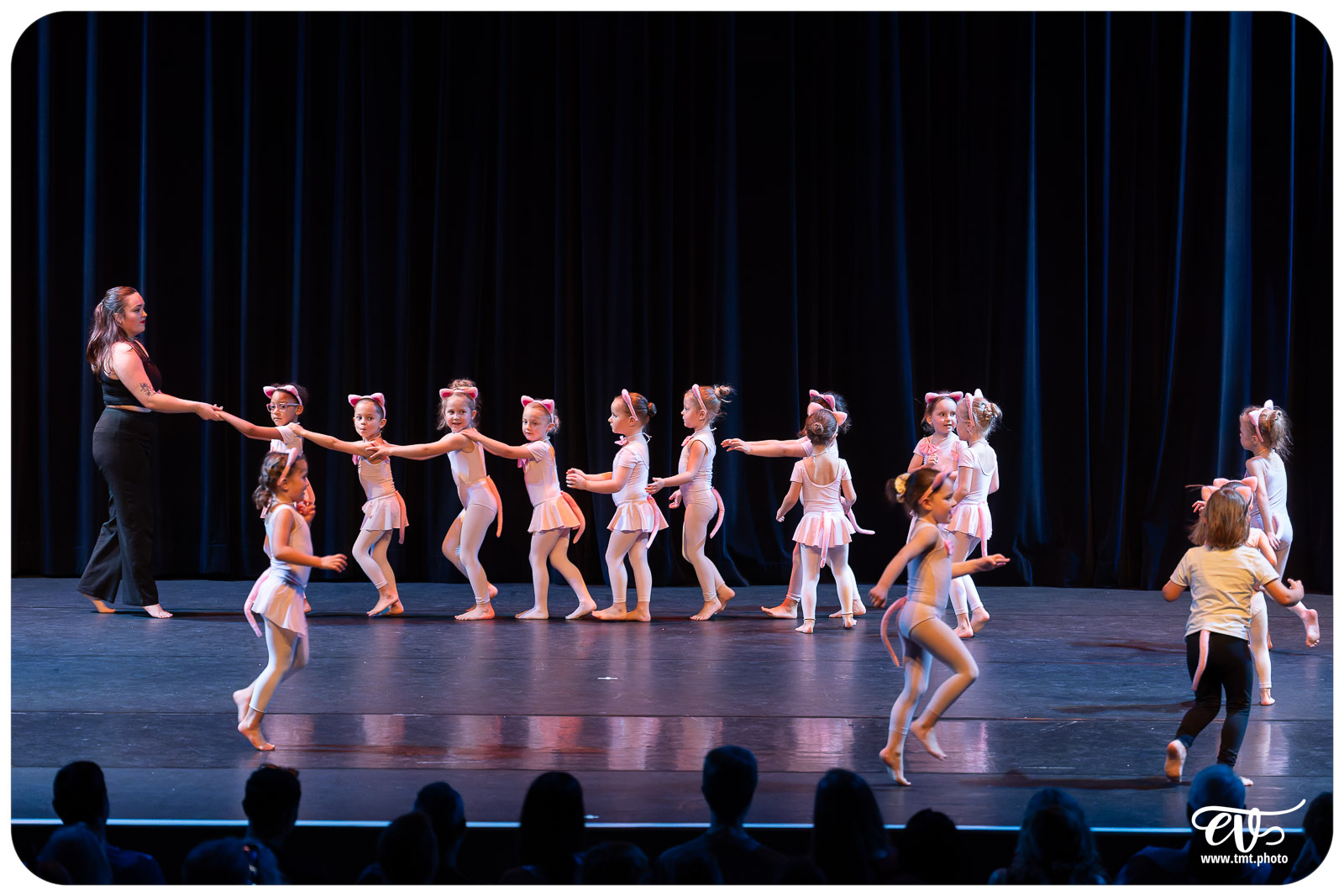 ECOLE DE DANSE CÉCILE ADAMOW